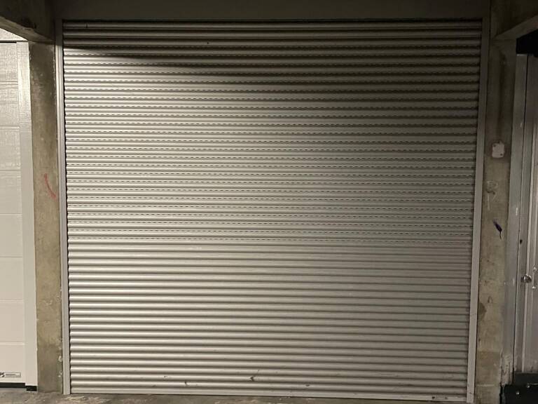 Vente Garage 13 m&sup2; — photo 1