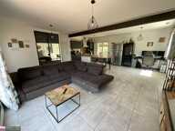 Villa — photo 3