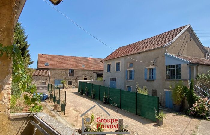 Maison 12 pièces 320 m² · à Cluny · 320 m² · 640 000 €