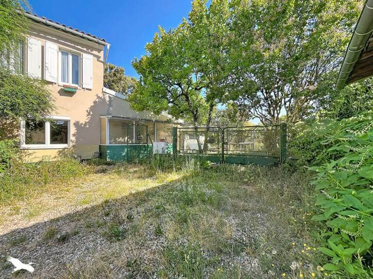 Maison en pierre de 3 pièces principales — photo 1