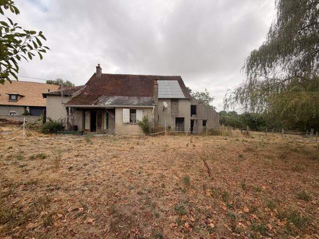 Maison en pierre de 2 pièces principales — photo du bien