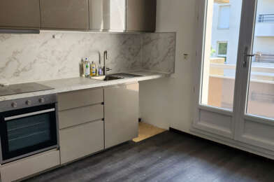 Appartement 5 pièces 1070 €