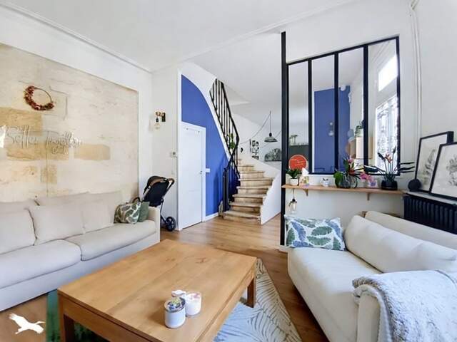 Maison en pierre de 3 pièces principales — photo du bien