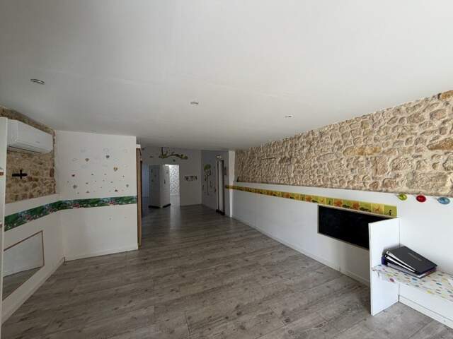 Maison en pierre de 5 pièces principales — photo du bien