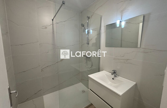 Rodez T3 entièrement rénové de 70m² — photo 2
