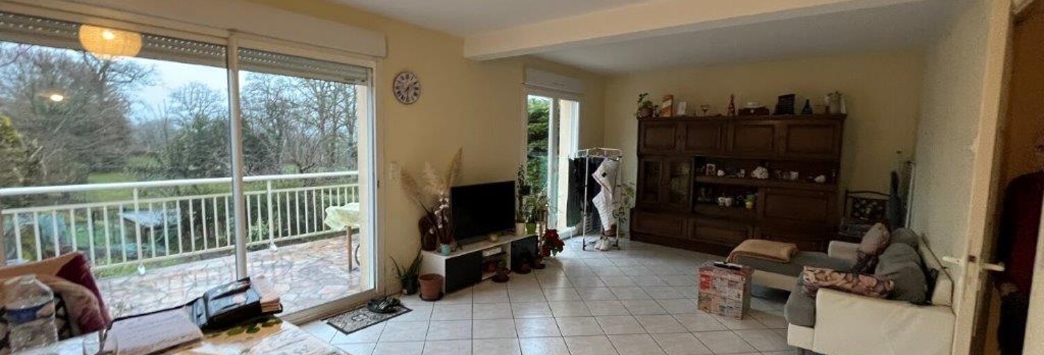 Appartement 5 Pièces 110 m² à louer à Salles-Curan (12410)