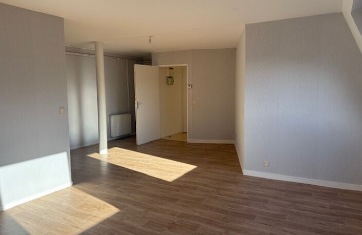 Leasing Appartement 3  pièces 68 m² La Châtre — photo 2