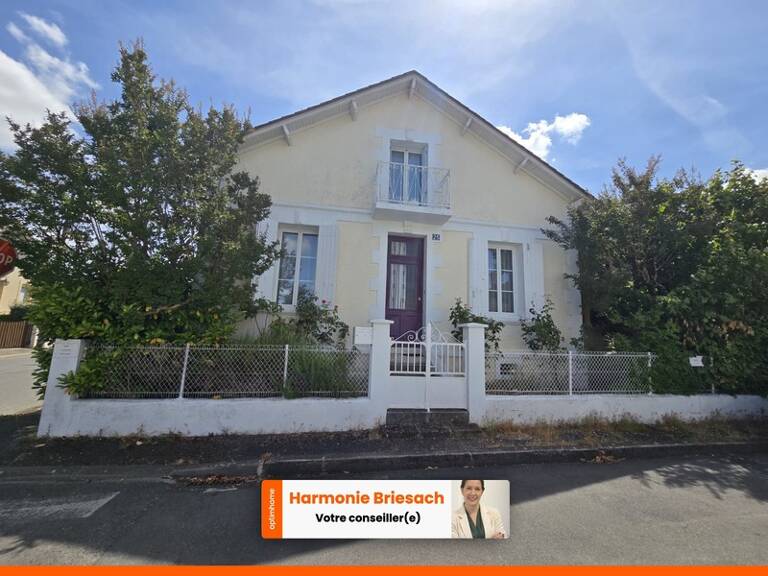 Maison familiale avec grand jardin, terrasse couverte et garage — photo 1