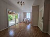 Maison familiale avec grand jardin, terrasse couverte et garage — photo 2
