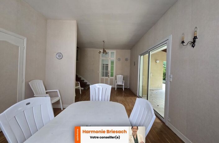 Maison familiale avec grand jardin, terrasse couverte et garage — photo 3