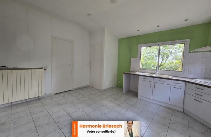 Maison familiale avec grand jardin, terrasse couverte et garage — photo 5