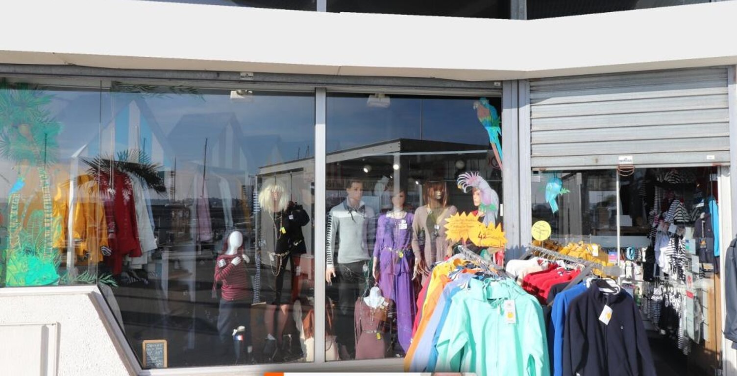 Fonds de commerce à vendre ROYAN (17) Boutique de vêtements FHE de120m² environ — photo 1