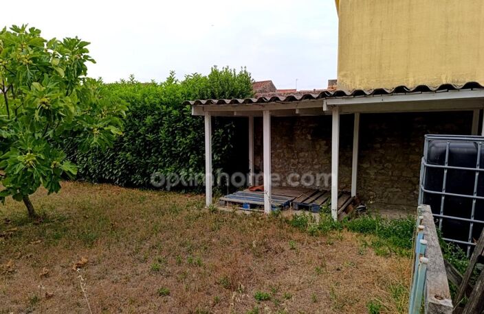 Maison de ville rénovée de 100 m² avec jardin de 600 m² et dépendance — photo 5