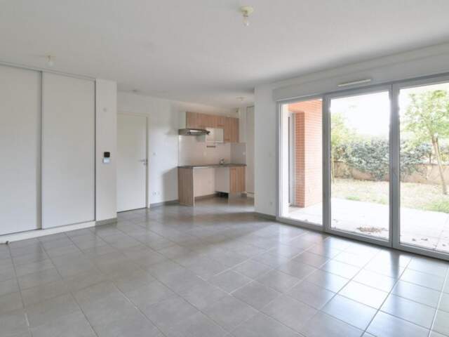 EXCLUSIVITÉ - APPARTEMENT 2 - TERRASSE - JARDIN - 2 PARKING EN SOUS-SOL — photo du bien
