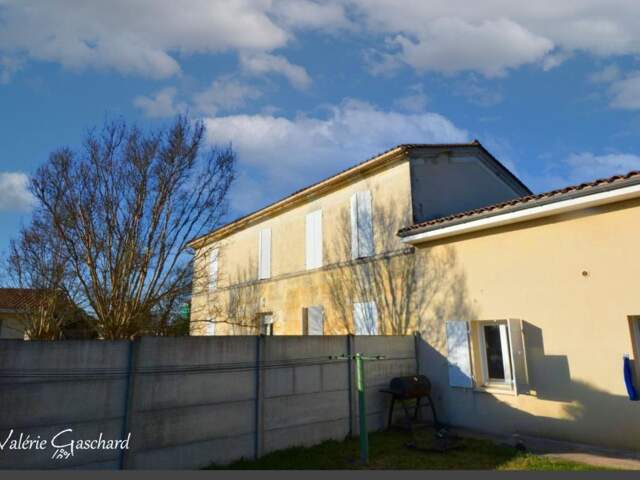 Immeuble  3 logements à vendre Proche de COUTRAS (33) rendement net 7% — photo du bien