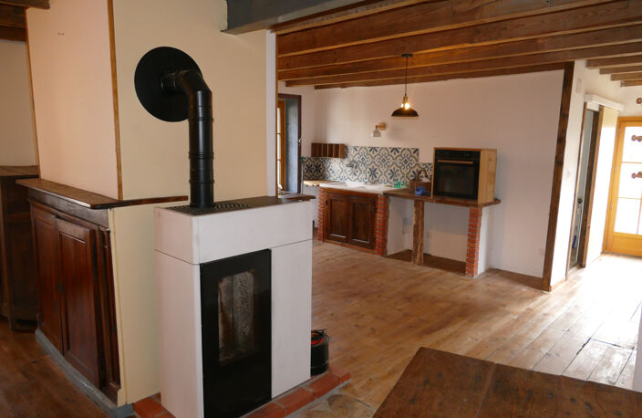 Grande maison rénovée avec atelier ou local commercial, terrasse panoramique et jardin (Mourjou - Puycapel, 15) — photo 4