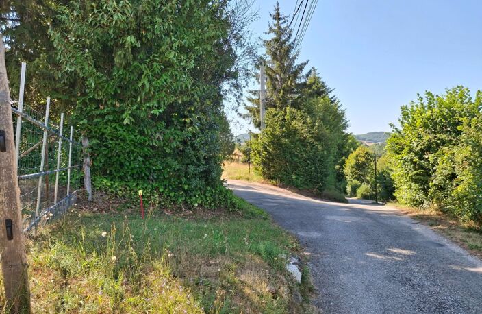 CHASSELAY (38470) – Terrain de 759 m² – Un cadre paisible pour donner vie à votre projet — photo 2