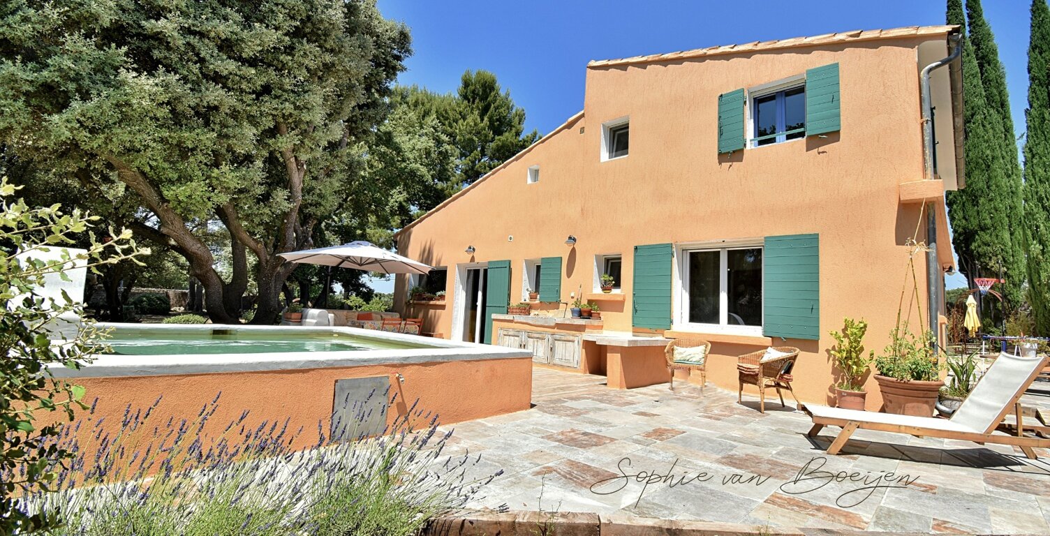Maison à vendre 10 pièces EGUILLES (13), maison avec dépendances de 215 m², sur 3 230 m² avec piscine — photo 1