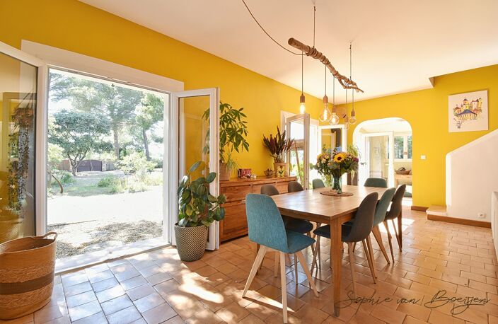 Maison à vendre 10 pièces EGUILLES (13), maison avec dépendances de 215 m², sur 3 230 m² avec piscine — photo 4