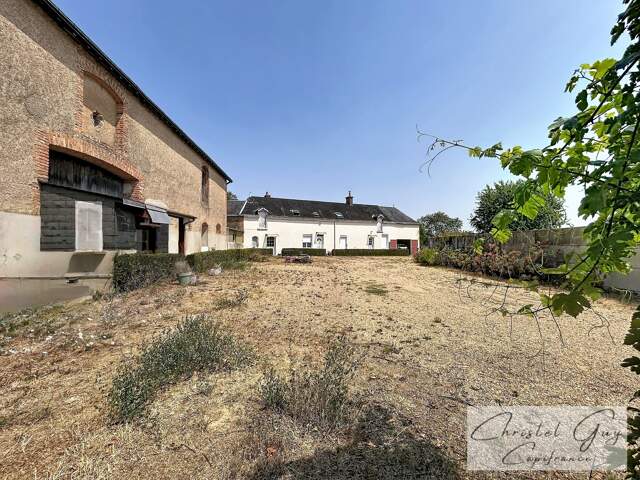 Sarthe (72), Propriété à vendre sur plus de 4 hectares, habitation et nombreuses dépendances et espaces de stockage, fort potentiel agricole, touristique ou artisanal — photo du bien