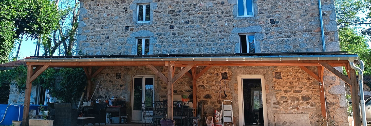 Maison 6 Pièces 177 m² à vendre à Saint-Victor-Montvianeix (63550)
