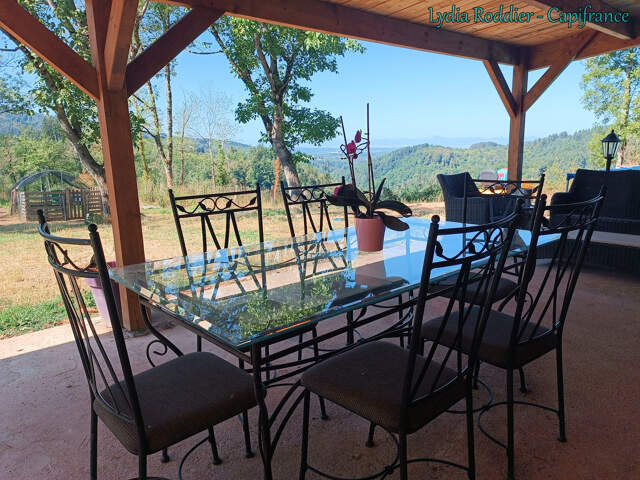 Maison avec vue exceptionnelle - 177 m2 - 6 pièces - 3 Chambres - grange à Saint Victor Montvianeix (63550) — photo du bien