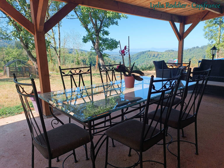 Maison avec vue exceptionnelle - 177 m2 - 6 pièces - 3 Chambres - grange à Saint Victor Montvianeix (63550) — photo 1