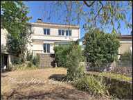 Maison à vendre 5 pièces PARTHENAY (79) - Parcelle d'environ 350 m², surf habit : 145 m² + plus diverses pièces utilitaires et garage — photo 4
