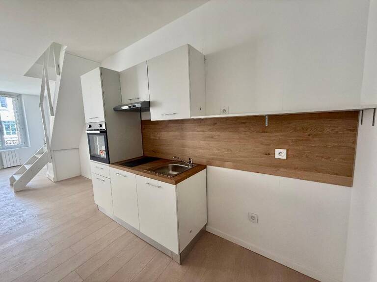 GRAND T3 EN DUPLEX – 80 m² – TERRASSE + VUE ÉGLISE – HYPER CENTRE-VILLE – RUE ÉLISE GERVAIS — photo 1