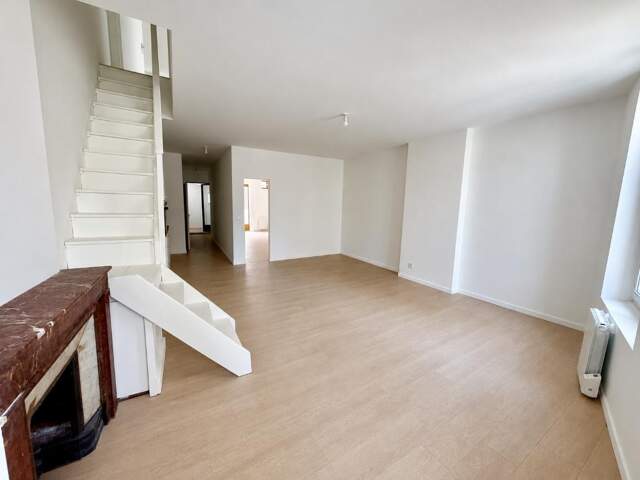 GRAND T3 EN DUPLEX – 80 m² – TERRASSE + VUE ÉGLISE – HYPER CENTRE-VILLE – RUE ÉLISE GERVAIS — photo du bien