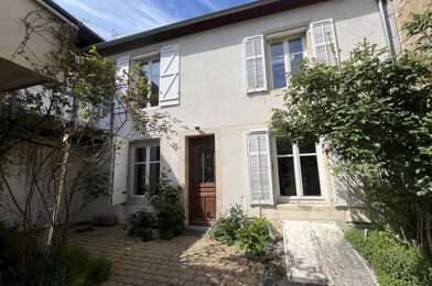 Maison 5 pièces 1975 €