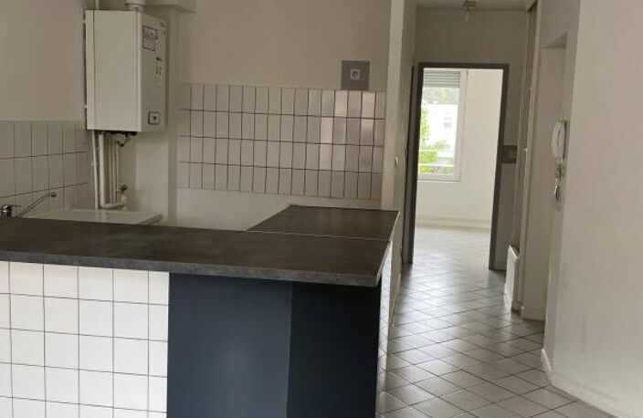 Location - Appartement T3 - 60m2 - Chatel st germain — photo 3