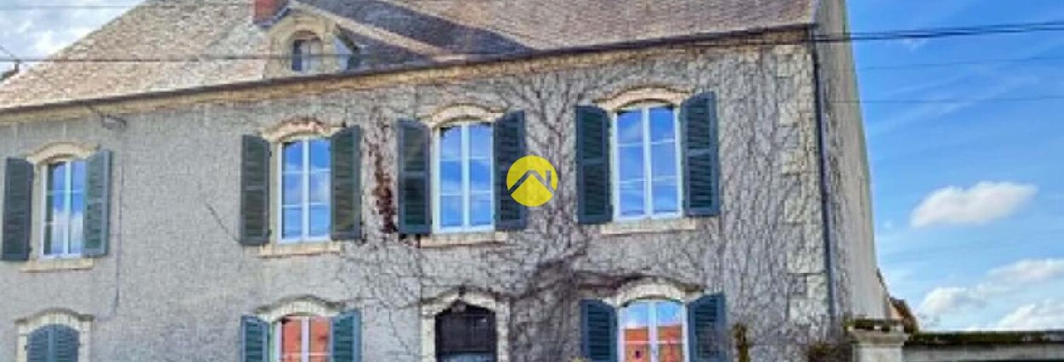 Maison 10 Pièces 244 m² à vendre à Blet (18350)
