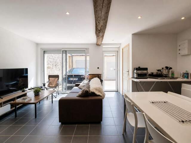 Maison à rénover - 7 pièces - 160 m² - Jarnac centre-ville — photo du bien