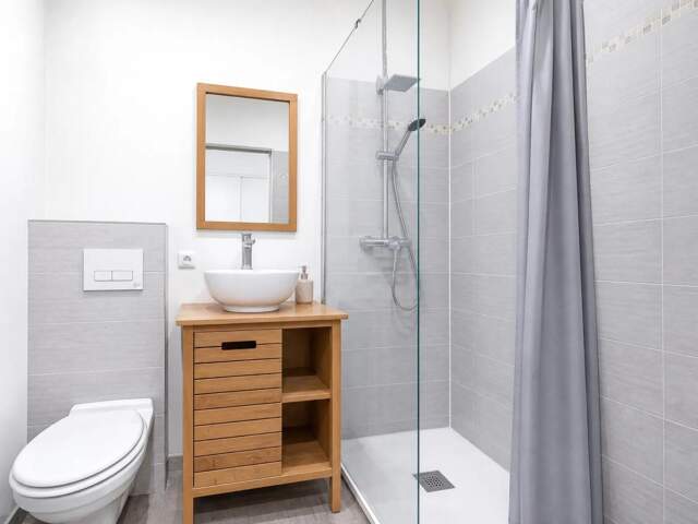 83600 - FREJUS - CENTRE-VILLE - 1 PIÈCE - 1 CHAMBRE - 26.0 M² - IDEAL INVESTISSEUR — photo du bien