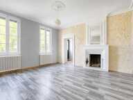 Maison de caractère de 242 m² - Saintes — photo 2