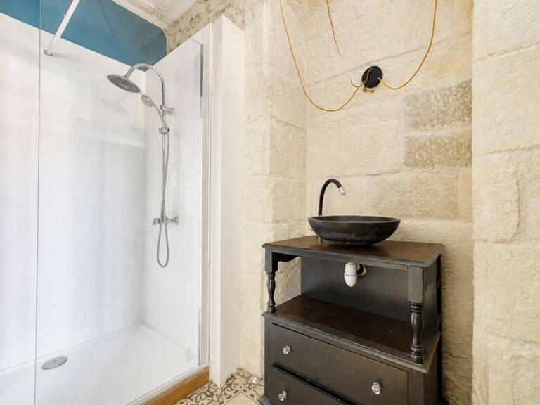 Maison de caractère de 242 m² - Saintes — photo 1