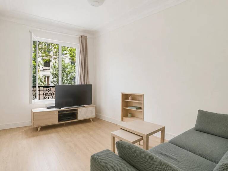 Appartement de 2 pièces de 36 m² situé à Paris — photo 1