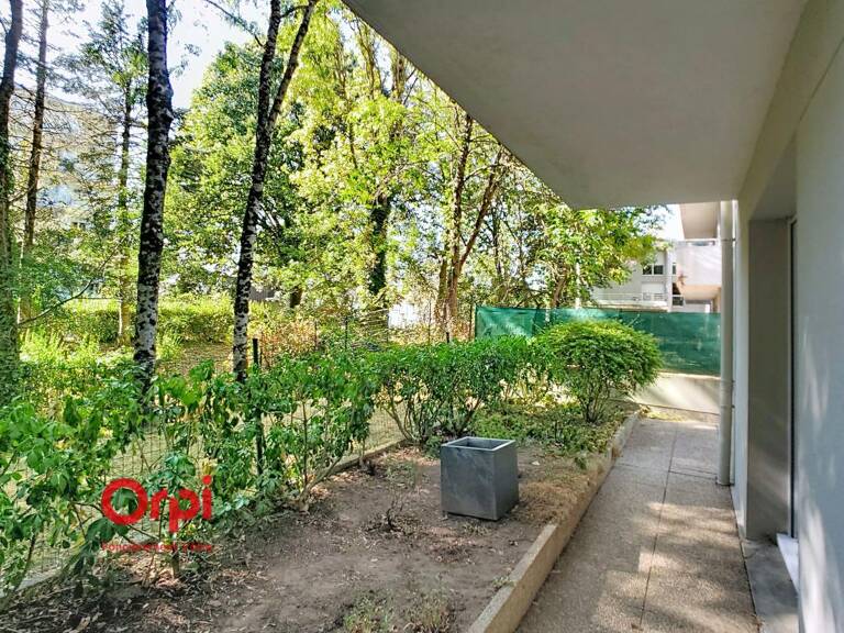 Rezé – Quartier du 8 Mai : Appartement 3 pièces avec exceptionnelle terrasse de 44 m² et stationnement sécurisé — photo 1