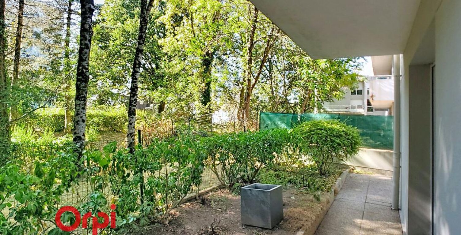 Rezé – Quartier du 8 Mai : Appartement 3 pièces avec exceptionnelle terrasse de 44 m² et stationnement sécurisé — photo 1