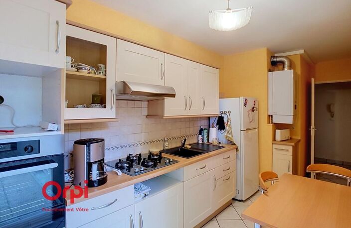 Rezé – Quartier du 8 Mai : Appartement 3 pièces avec exceptionnelle terrasse de 44 m² et stationnement sécurisé — photo 3