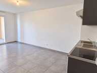 SAUVIAN - Appartement À Louer — photo 4