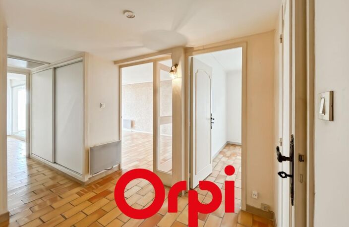 Appartement À Vendre — photo 2