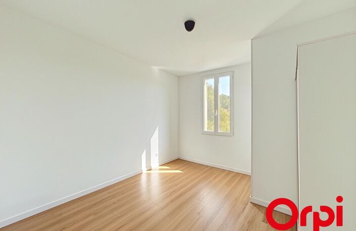 TOULON EST - ORTOLAN - FAUX T3 56m2 HAUT DE VILLA - TERRASSE ET STATIONNEMENT — photo 5