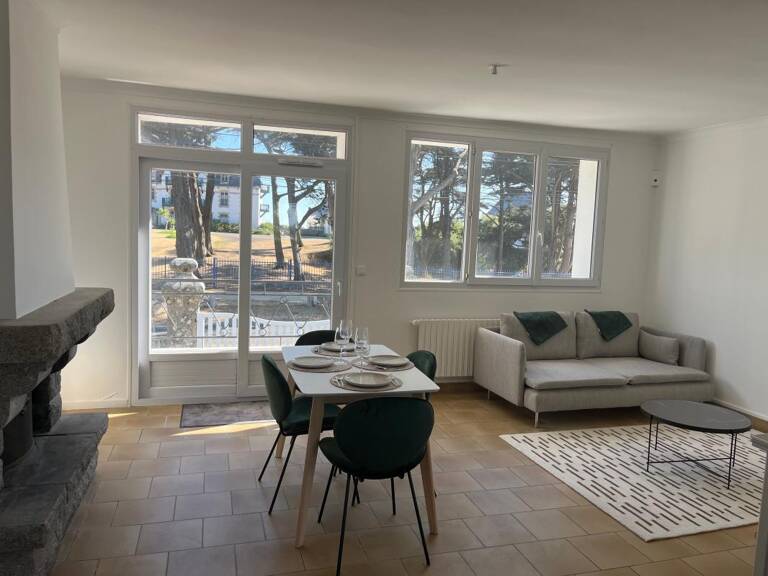 Appartement À Vendre BATZ sur mer à  quelques pas de la plage de Valentin, terrasse, jardin et 2 places de parking — photo 1