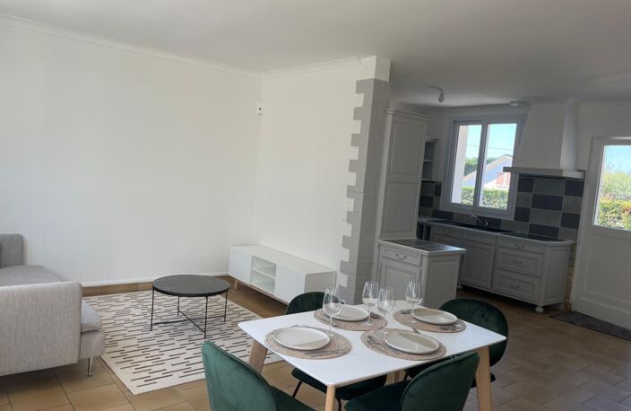 Appartement À Vendre BATZ sur mer à  quelques pas de la plage de Valentin, terrasse, jardin et 2 places de parking — photo 3