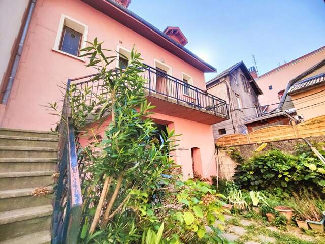 Maison de ville à Grenoble avec jardin, garage et dépendance de 80 m² — photo du bien