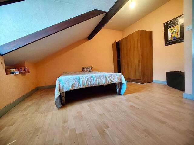 Maison de ville à Grenoble avec jardin, garage et dépendance de 80 m² — photo du bien