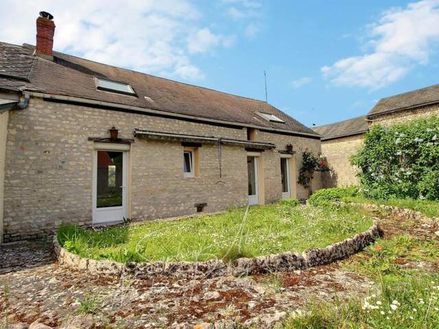 Maison en pierres avec cour et jardin — photo du bien
