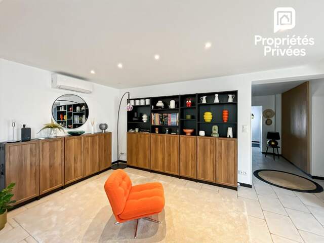 Maison rénovée, 5 chambres, garage avec piscine sur 3 000 m² — photo du bien